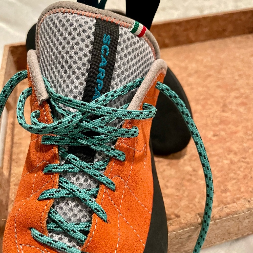 Scarpa Helix Climbing Shoes NWOT